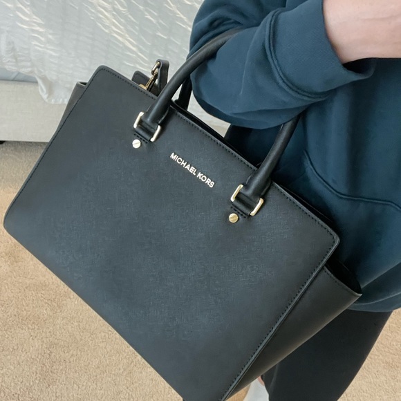 🏷️ FINAL SALE • [Michael Kors] Black Selma Satchel - Picture 9 of 11
